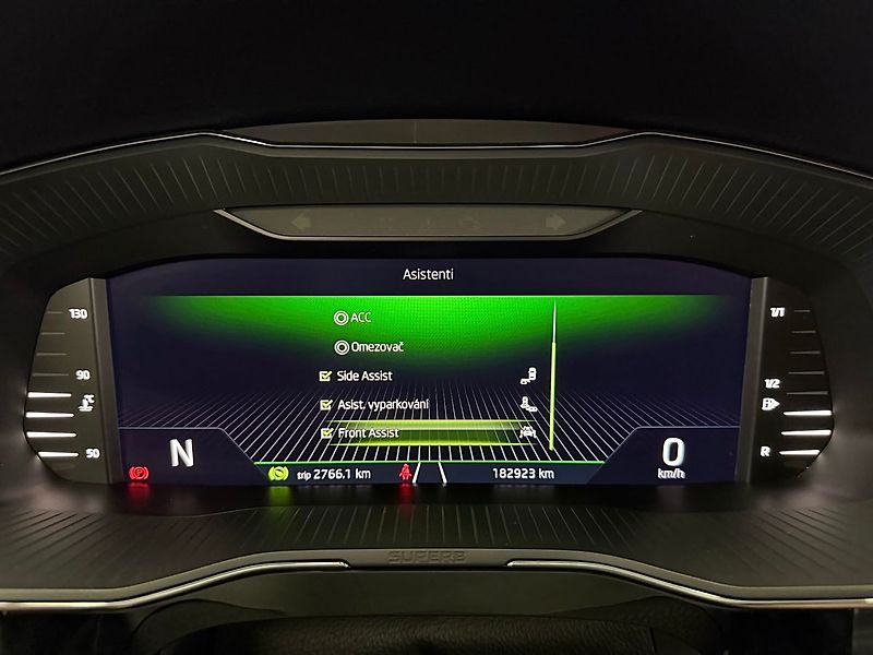 Škoda Superb 2.0 TDI DSG STYLE PLUS, DCC, A - fotka 23 z 33