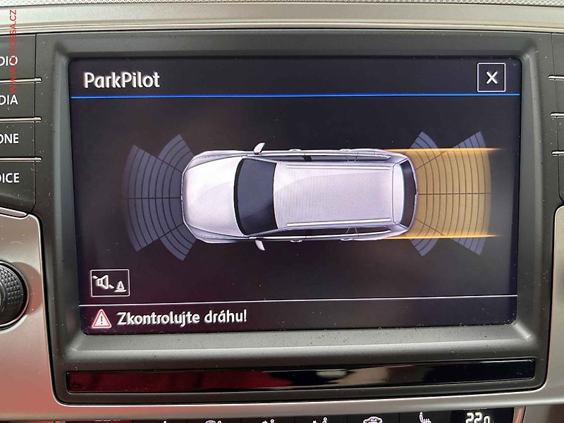 Volkswagen Passat (2016) 2.0 TDi, DSG, LED, park.asist - fotka 15 z 18
