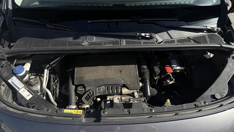 Peugeot Rifter (2021) 1.2i 96KW AUTOMAT 7 MÍST 80 KM - fotka 24 z 25