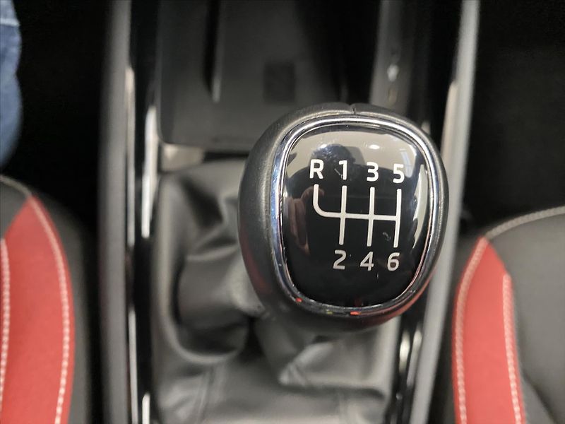 Škoda Scala 1,5 TSI 110kW Monte Carlo - fotka 18 z 29