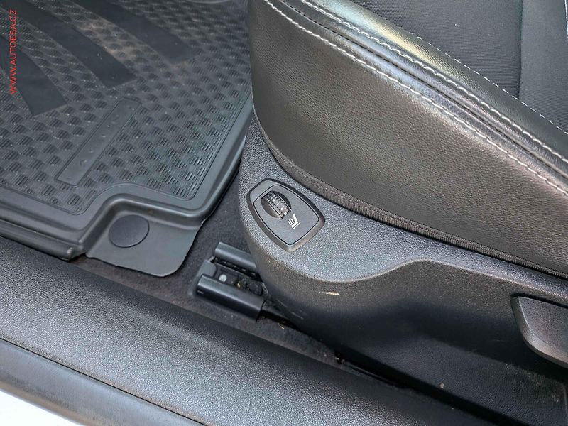 Renault Laguna (2012) 1.5dCi, 2.maj,ČR, AC, TZ - fotka 12 z 16