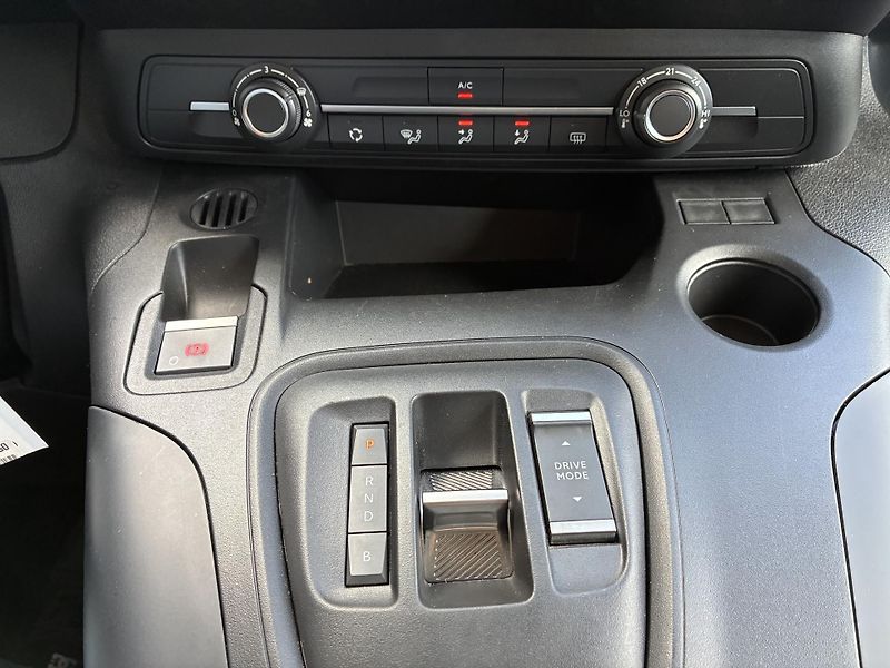 Peugeot Rifter EV,e-GT 50 kWh-100KW, 22 000KM - fotka 16 z 21