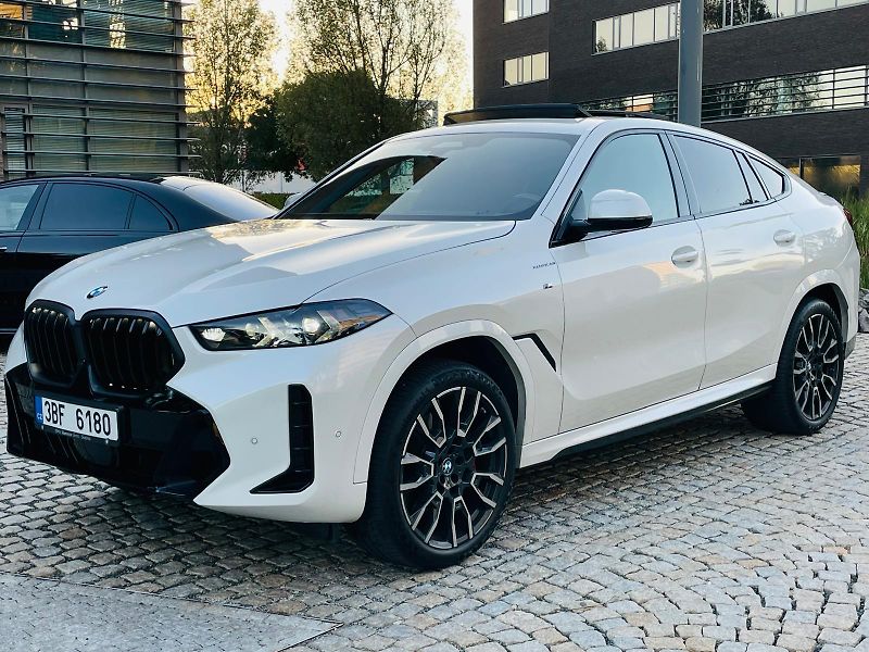 BMW X6 40D MSPORT 4x4 SERVISKA TAŽNÉ - fotka 4 z 58
