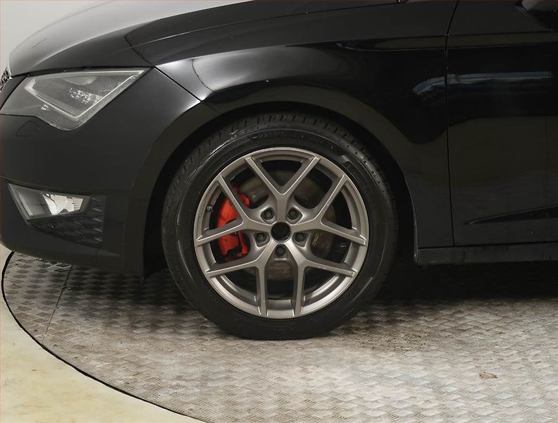 Seat Leon (2015) 2.0 TDI FR, Automat, Navi - fotka 15 z 19
