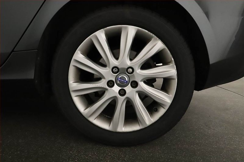 Volvo V40 (2014) 1.6 D2, Automat, Xenony - fotka 14 z 14