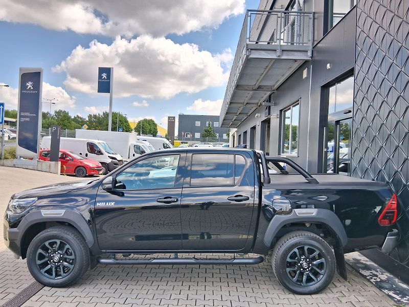 Toyota Hilux INVICTIBLE 2.8 D-4D 4x4 150kW - fotka 4 z 33