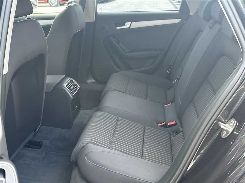 Audi A4 3,0 TDI 204PS  Ambiente A/T - fotka 13 z 53