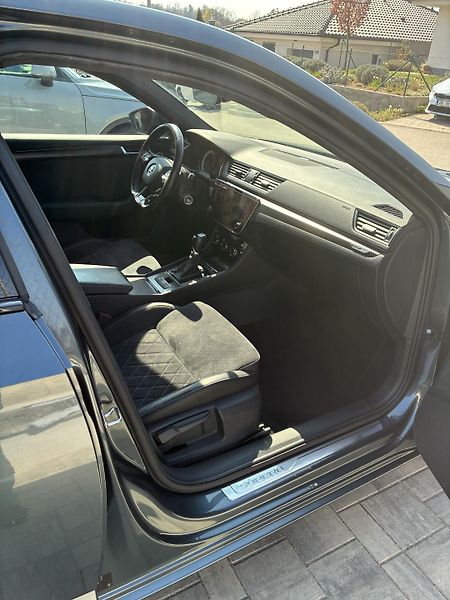 Škoda Superb (2021) - fotka 9 z 14