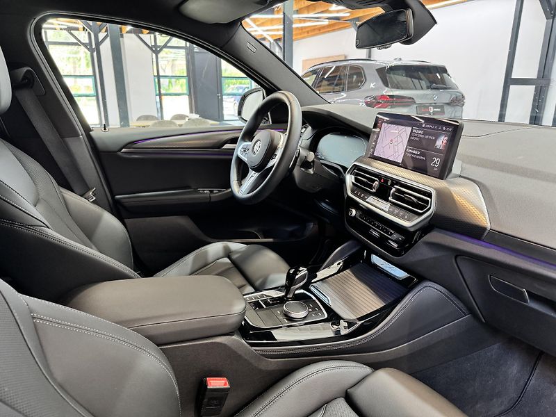 BMW X4 (2024) BMW X4 xDrive20d mHEV A/T - fotka 9 z 15