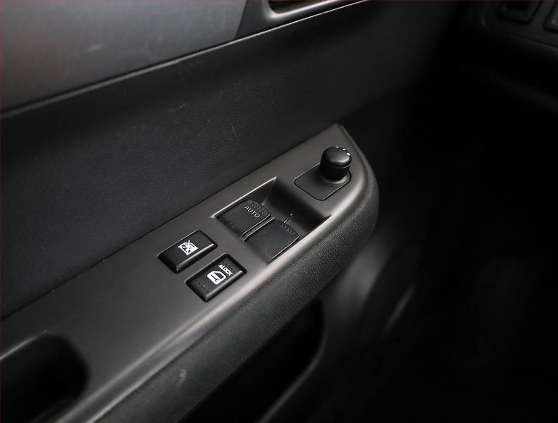 Suzuki Swift (2010) 1.3 i, Serv.kniha, rezervace - fotka 12 z 13