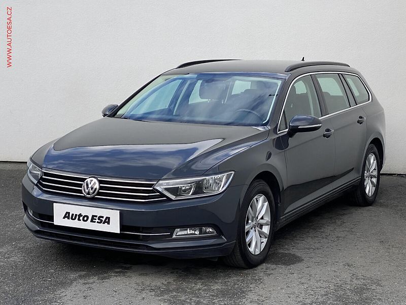 Volkswagen Passat (2015) 2.0 TDi, Comfortline, navi - fotka 3 z 18