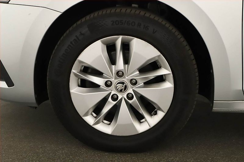 Škoda Octavia (2022) Ambition 2.0 TDI, ČR,1.maj - fotka 13 z 13