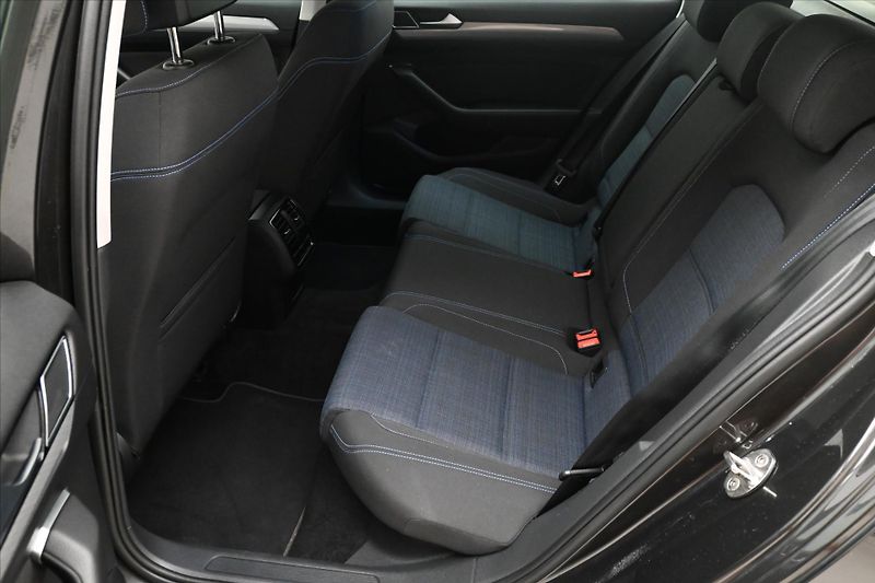 Volkswagen Passat 1,4 GTE 160 kW DSG Business Zá - fotka 14 z 32