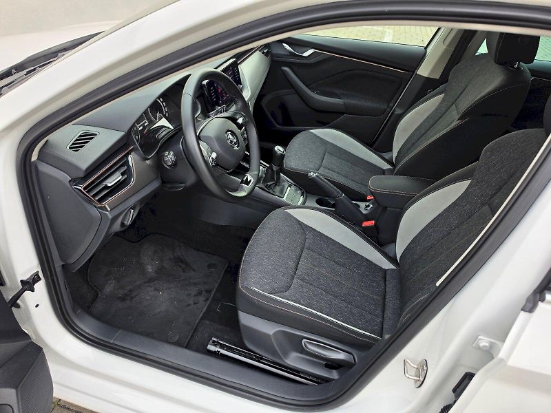 Škoda Scala (2023) 1,0TSI 81KW STYLE - fotka 22 z 32