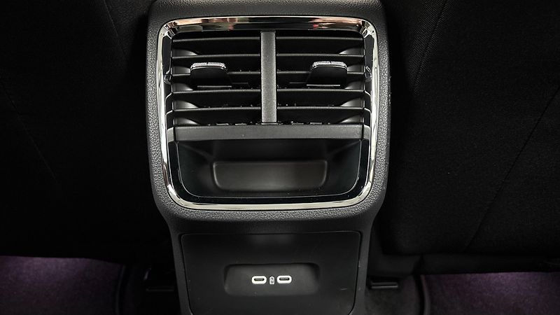 Škoda Octavia 2.0 TDI Style - fotka 21 z 26