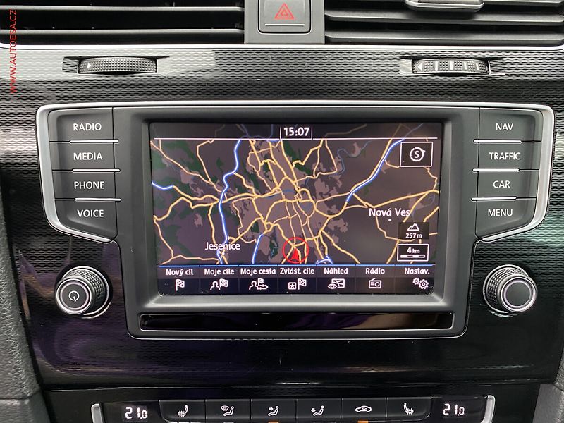 Volkswagen Golf (2016) 2.0TDi GTD, GTD, DSG, bixenon - fotka 17 z 18