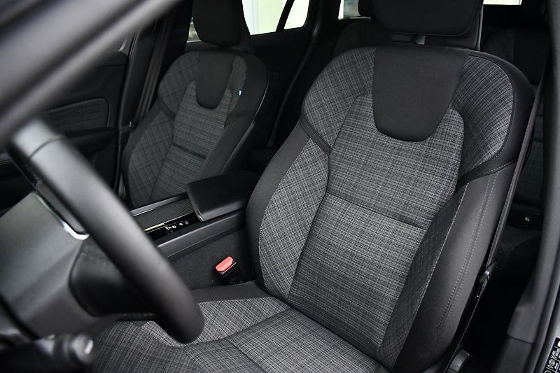 Volvo V60 2.0B4 LED NAV TAŽNÉ - fotka 16 z 49