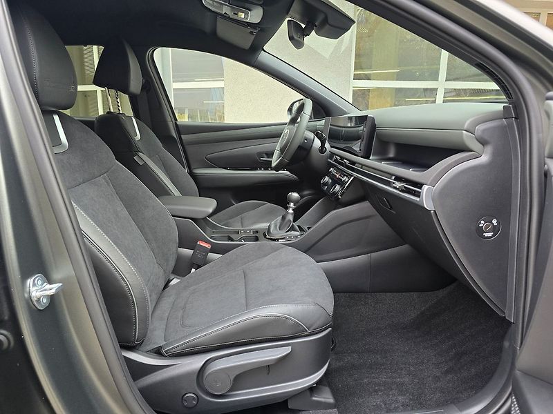 Hyundai Tucson (2025) 1.6T-GDi MT 20 YEARS - fotka 21 z 26