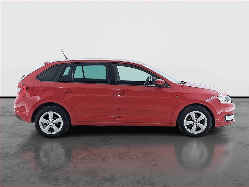 Škoda Rapid (2015) Spaceback 1.2 TSI, ČR,1.maj - fotka 6 z 18
