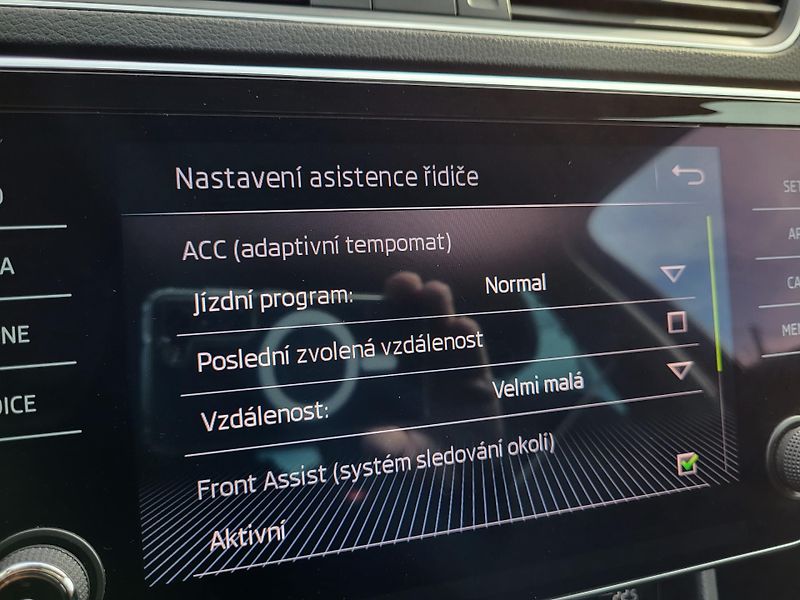Škoda Superb 2.0 TSI 162kW DSG STYLE+ - fotka 20 z 48
