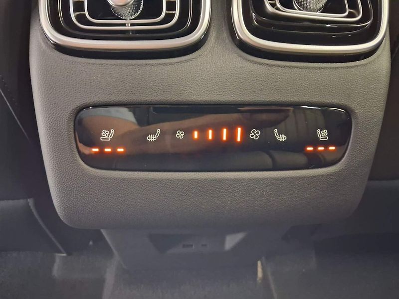 Jaecoo 8 (2026) Exclusive 1.5TGDI PHEV AWD - fotka 31 z 33