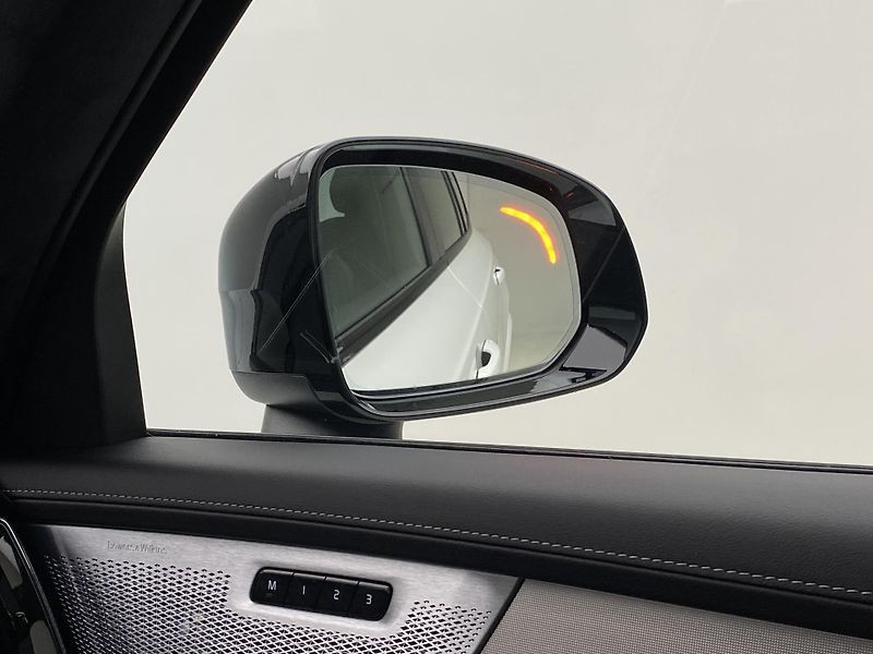Volvo XC90 T8 RECHARGE BLACK EDITION 7m - fotka 40 z 72