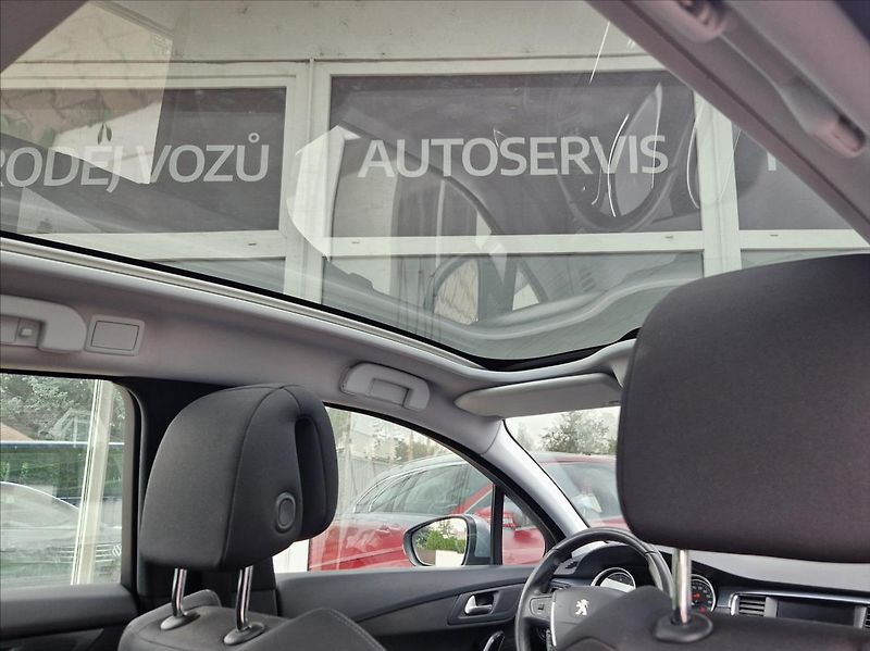 Peugeot 508 1,6 d 88kW KAMERA PANORAMA - fotka 24 z 37