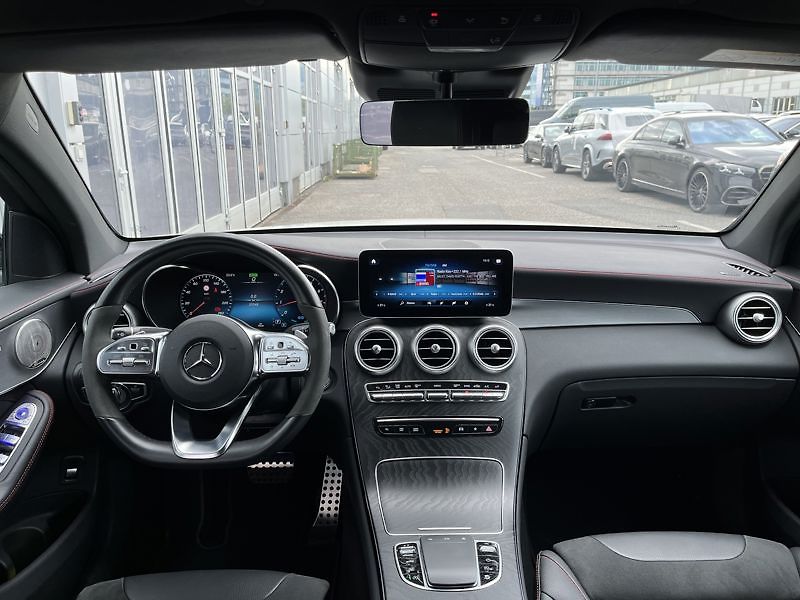 Mercedes-Benz GLC Coupé 300 4MATIC kupé - fotka 14 z 18