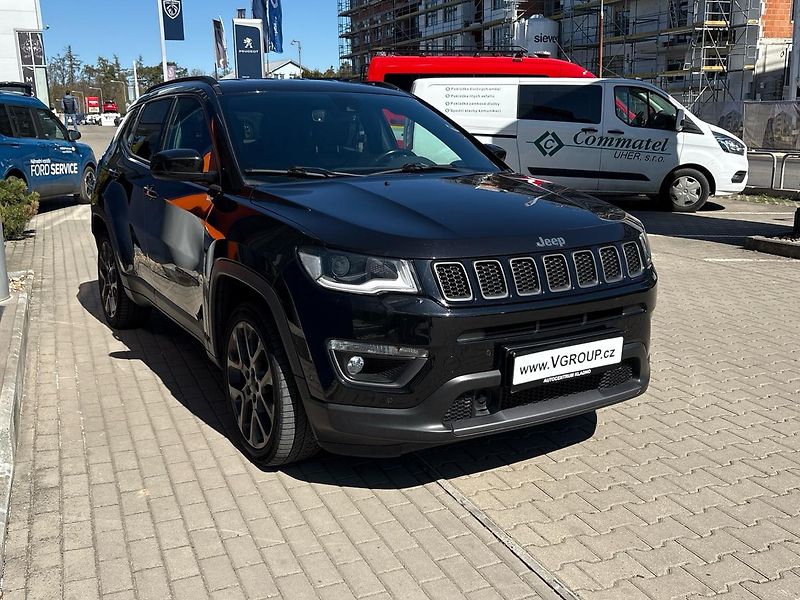 Jeep Compass (2020) S Limited PHEV 190k - fotka 16 z 37