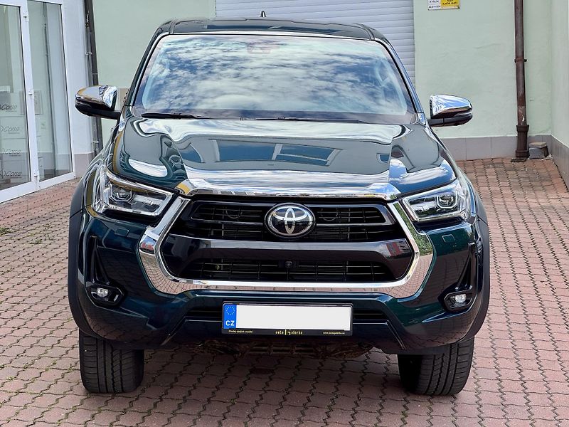 Toyota Hilux (2023) 2.8 automat Executive - fotka 3 z 18