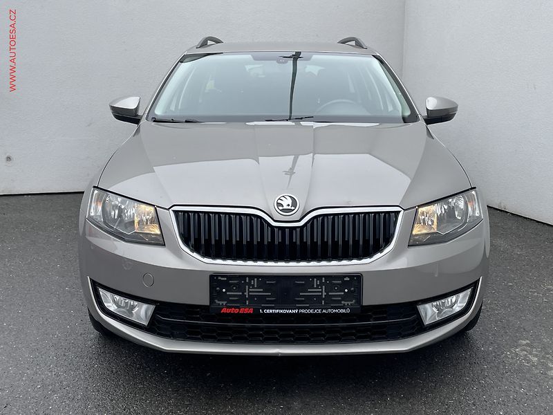 Škoda Octavia (2014) 2.0 TDi, Elegance, +kola - fotka 2 z 21