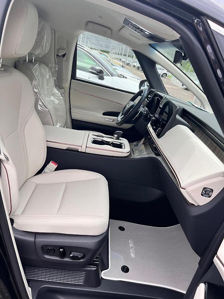 (2025) VIP 4 seats EXECUTIVE | MAX - fotka 11 z 12