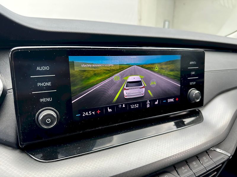 Škoda Octavia (2023) 2.0 TDI 85kW Ambition Combi - fotka 17 z 21