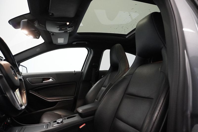 Mercedes-Benz Třídy A A220 2,2 CDI AMG-LINE AUT. - fotka 19 z 27