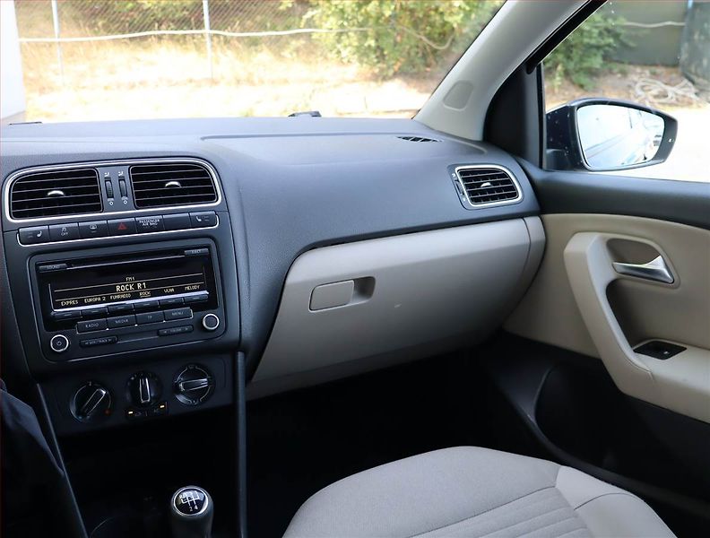 Volkswagen Polo (2013) 1.2 TSI, Serv.kniha - fotka 8 z 15