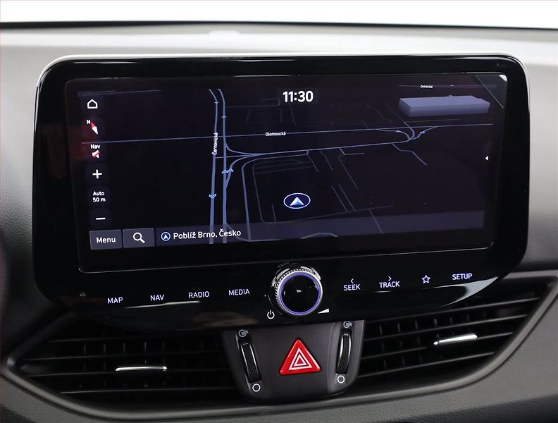 Hyundai i30 (2024) Smart 1.0 T-GDI, ČR,1.maj - fotka 16 z 21