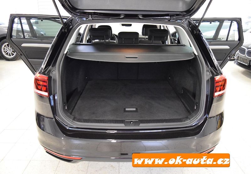 Volkswagen Passat 2.0 TDI BREAK LIFE DSG 2023 - fotka 18 z 52