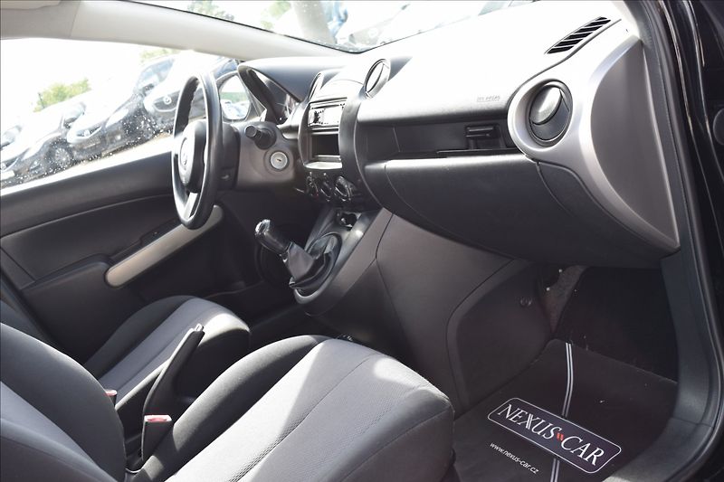Mazda 2 1,4 i 55KW KLIMA - fotka 31 z 35