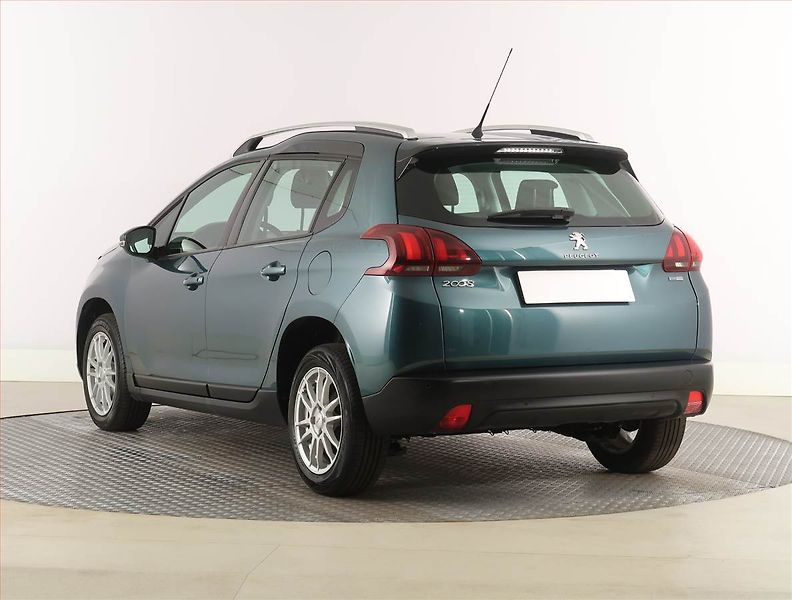 Peugeot 2008 (2017) 1.2 PureTech, Automat, ČR - fotka 4 z 21