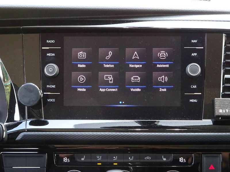 Volkswagen Multivan (2023) 2,0TDi/150kW DSG 4x4 Bulli - fotka 16 z 29