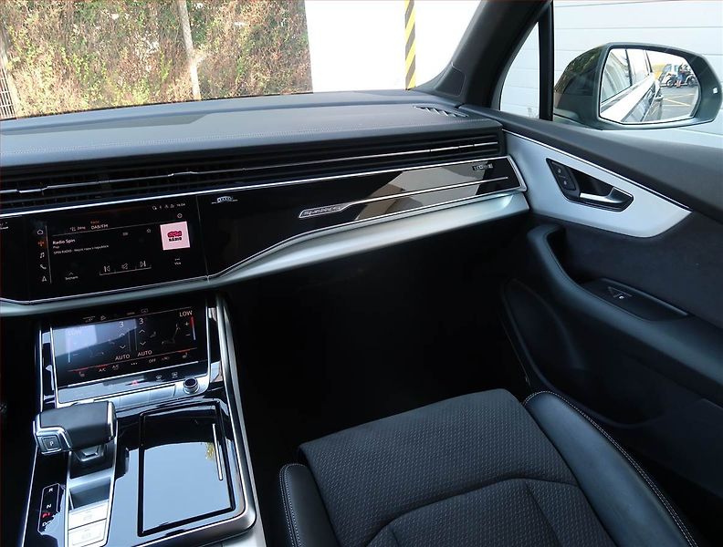 Audi Q7 (2023) 55 TFSI - fotka 8 z 26