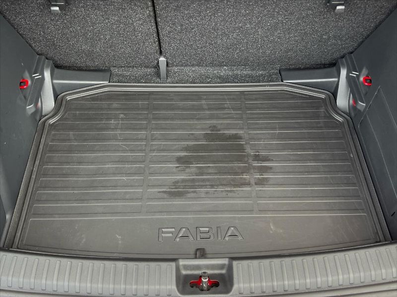 Škoda Fabia 1,0 TSi 85kW MONTE CARLO  IV. - fotka 14 z 29