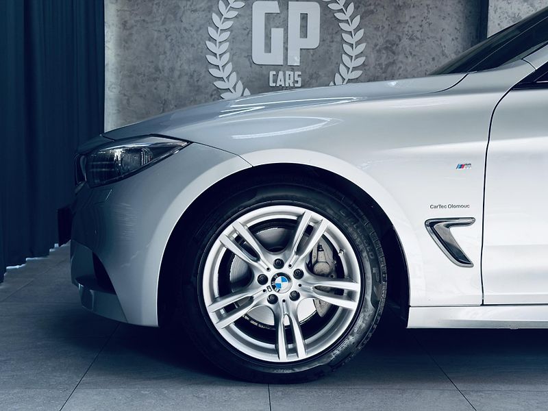 BMW Řada 3 (2015) 335d*X-drive*M-packet*CZ* - fotka 9 z 32