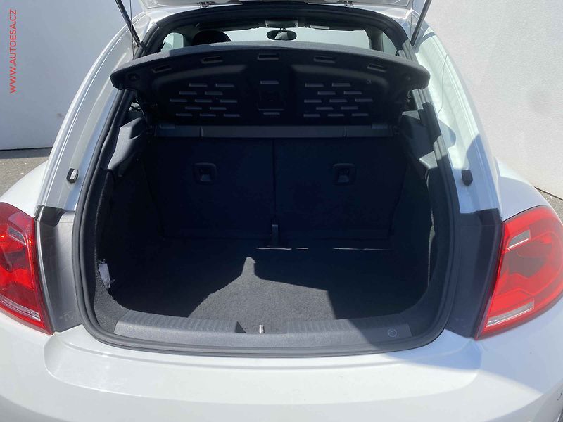 Volkswagen Beetle (2013) 1.4TSi, 1.maj,ČR, Bixenon - fotka 7 z 17