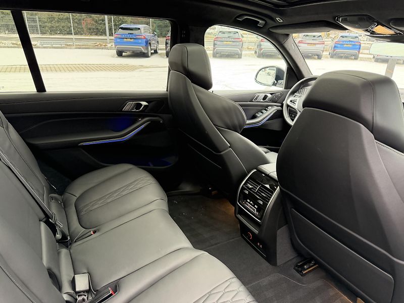 BMW X7 (2024) 40XD 250kW M-PAKET NZN R23 CZ! - fotka 30 z 49