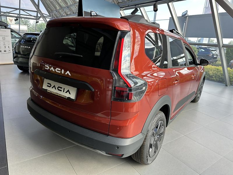Dacia Jogger (2026) Expression TCE 110 - SKLADEM - fotka 4 z 23