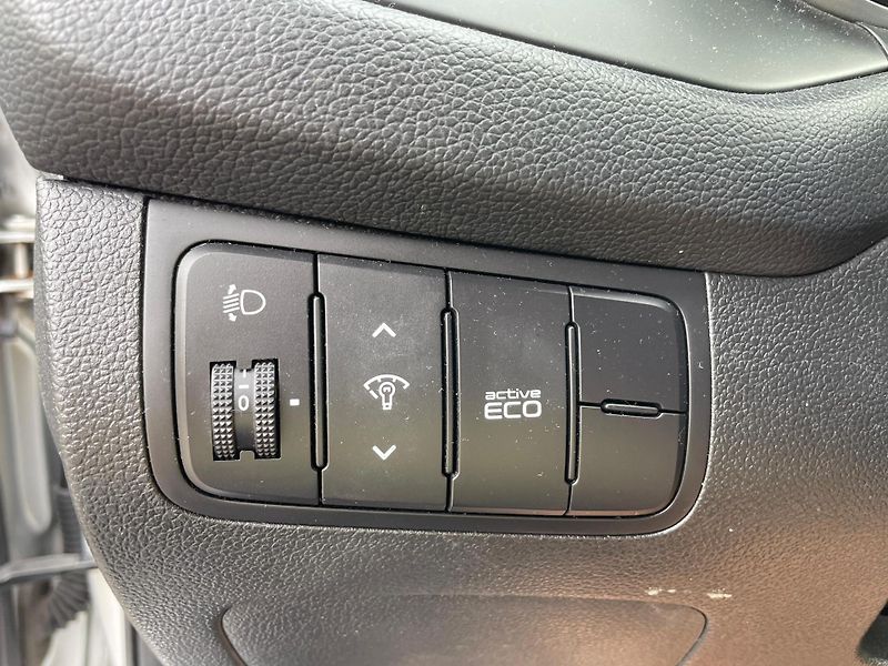 Kia Ceed 1,6 CRDi 100kW AUTOMAT - fotka 17 z 24