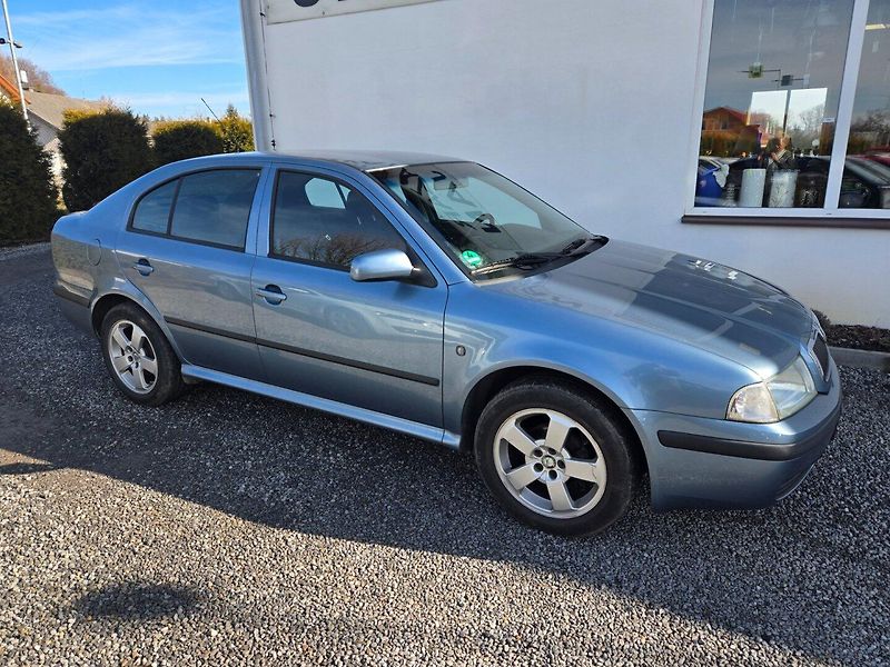 Škoda Octavia (2008) 1.6 MPI Zimáky,TOP - fotka 1 z 32