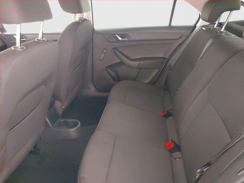 Škoda Rapid (2013) Ambition Plus 1.2 TSI, ČR - fotka 10 z 18