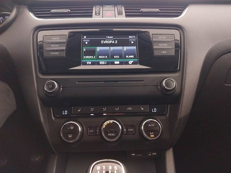 Škoda Octavia (2016) Ambition 1.6 TDI, Tempomat - fotka 12 z 22